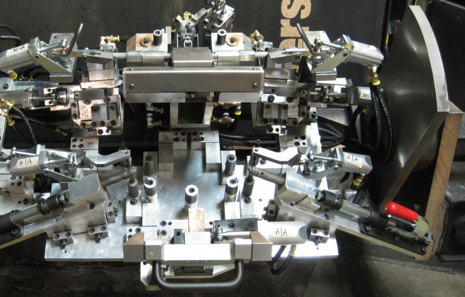 Weld-fixture-w-RAPid-Tooling_Parts-940x600